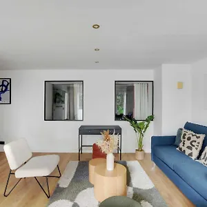 Incroyable - 3br-8p - Pl De La Nation Apartment