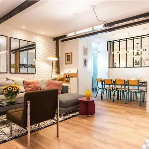 Design & New Loft In Heart Of Apartment
